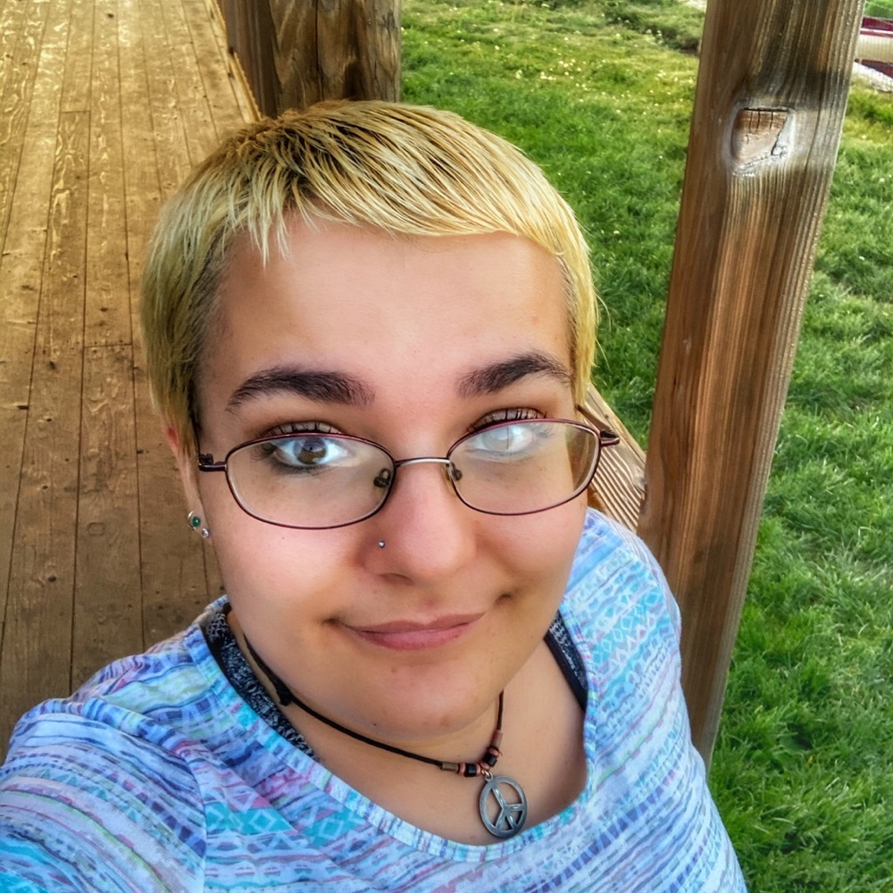 Meet your Posher, Crystal